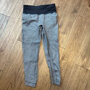 Lululemon cropped leggings - size 6